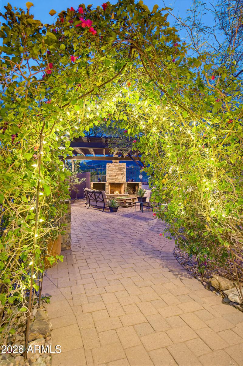 1813 W Camargo Ct-100