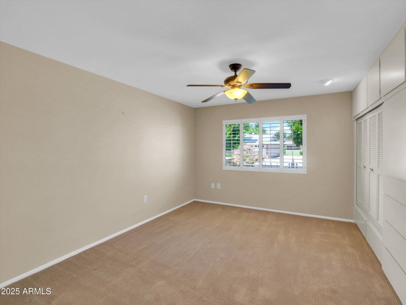 18-10825 W Caron Dr-14