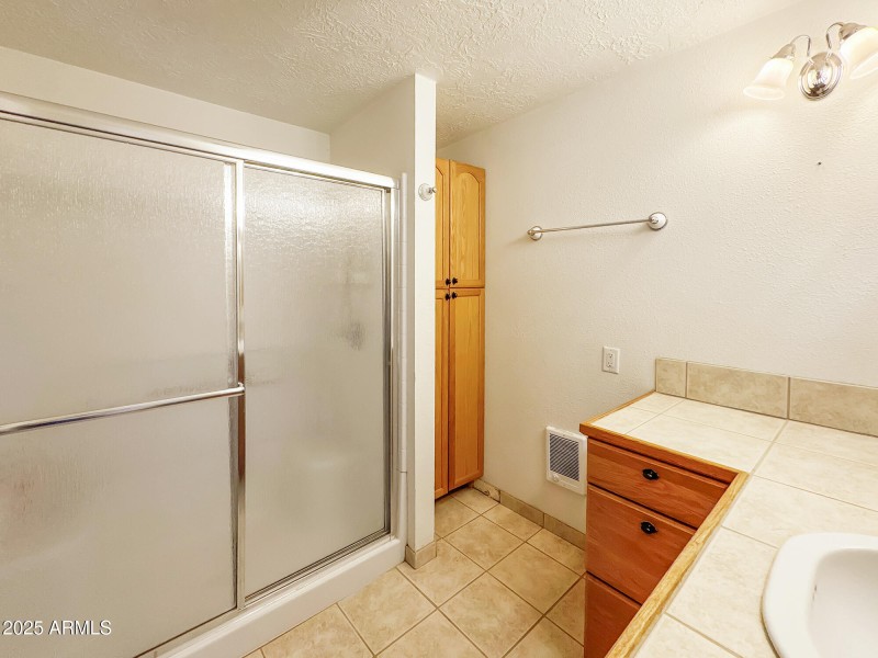 19 - Main house Hall Bathroom (2)