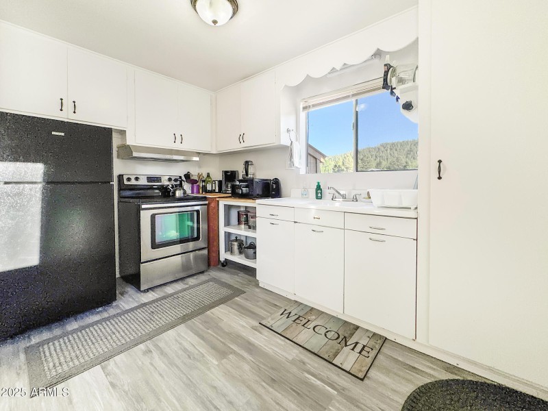 59 - Guest House Kitchen