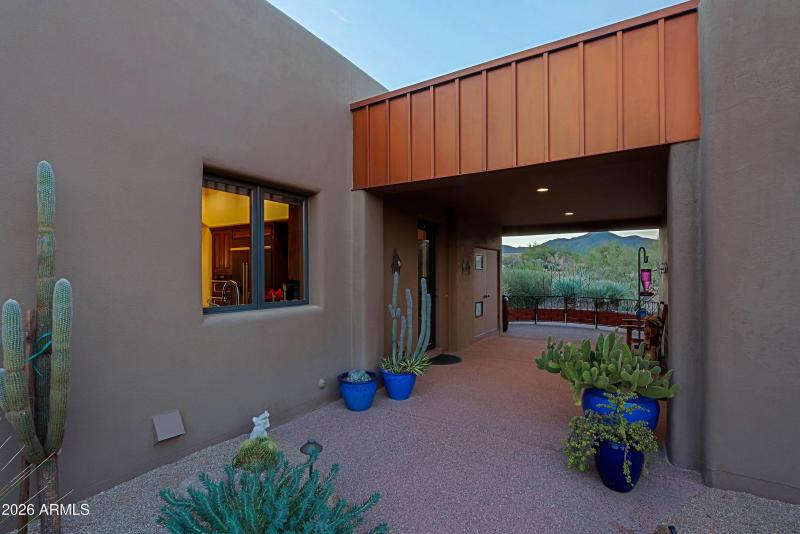 Front 15 - Courtyard