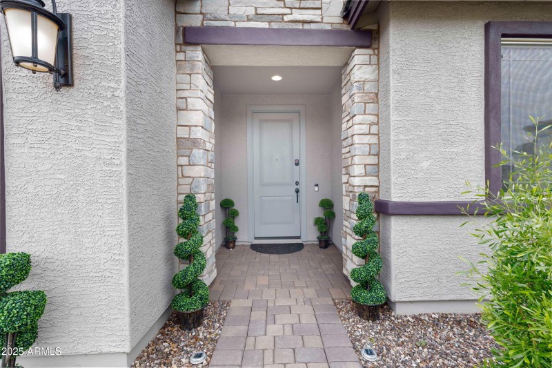 Entry 11128 S 54th Lane