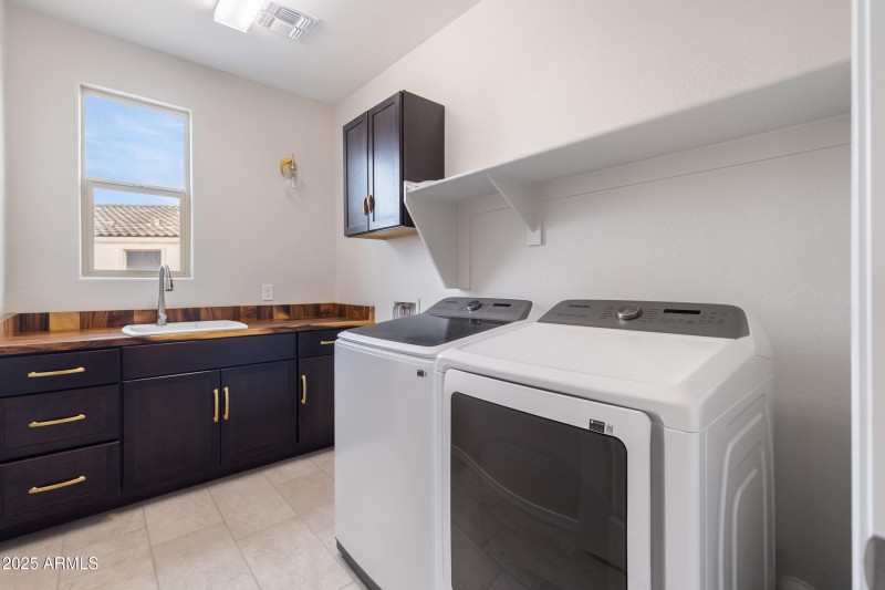 Big Laundry Room