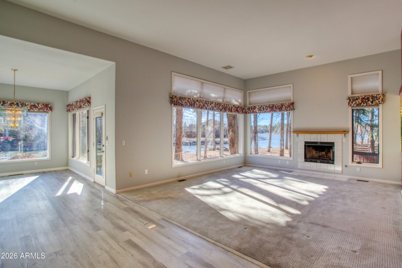 Family Room w/Lake Views