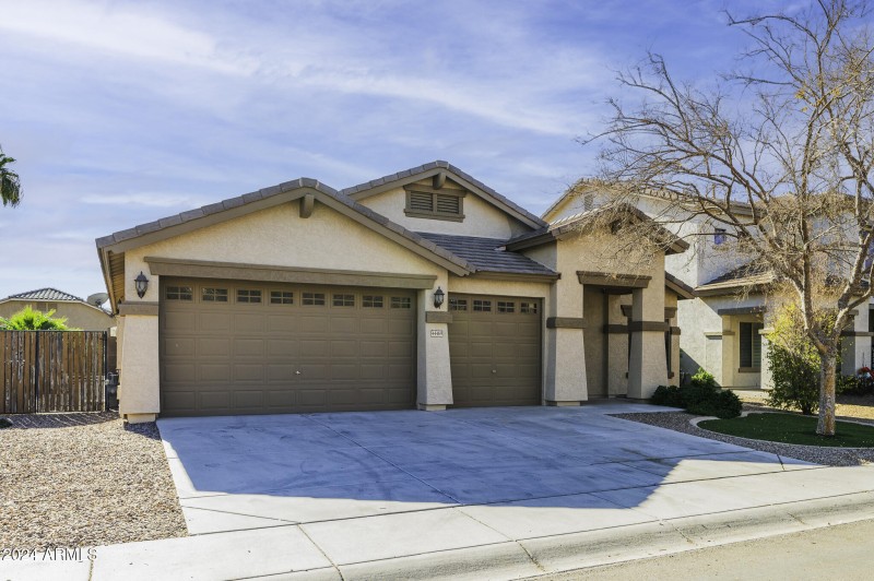 44469 W Canyon Creek Dr-1