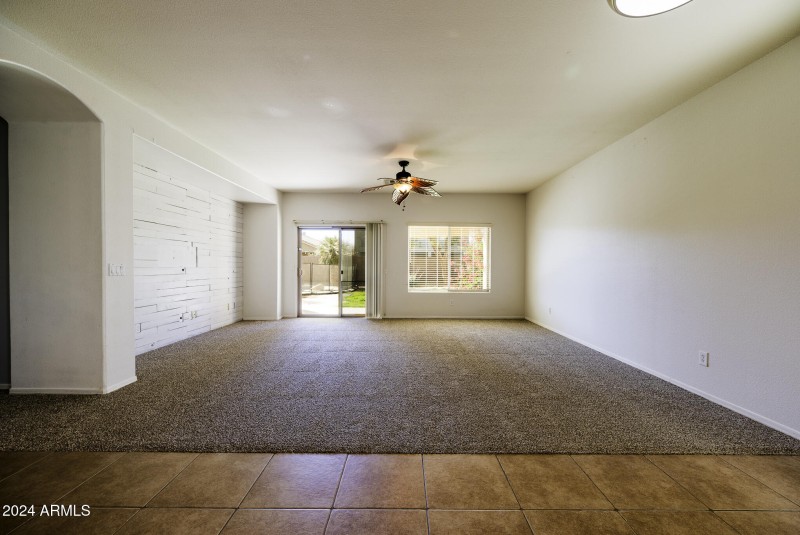 44469 W Canyon Creek Dr-14