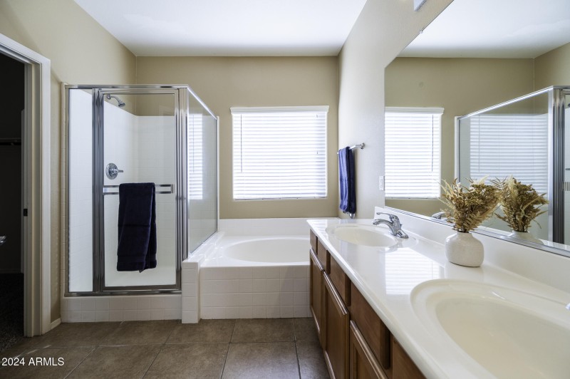 44469 W Canyon Creek Dr-20