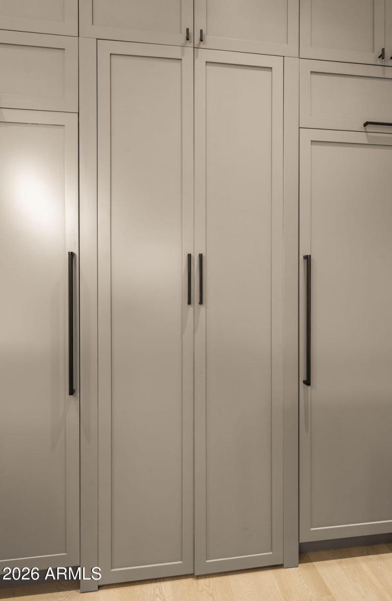 34-web-or-mls-Pantry1