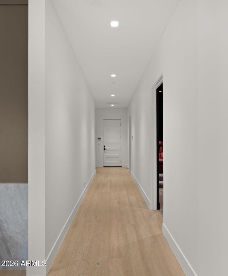 40-web-or-mls-Hallway