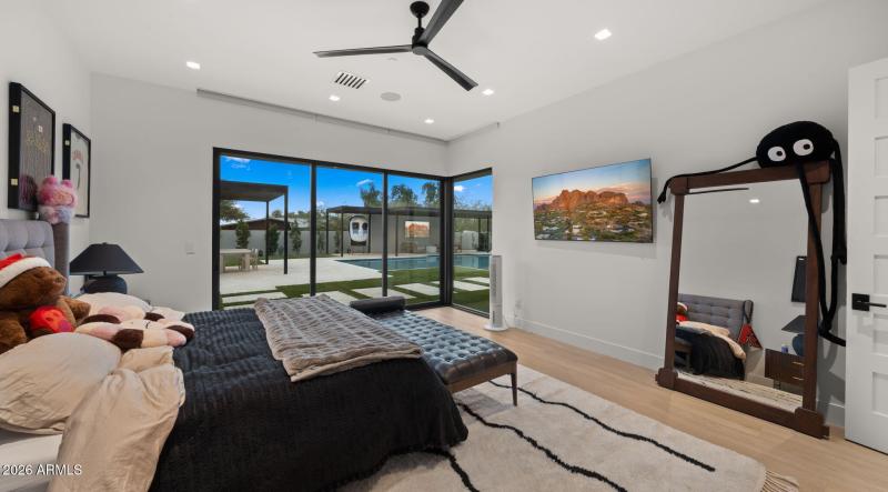 72-web-or-mls-Secondary Bedroom EnSuite