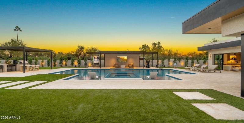 88-web-or-mls-Backyard11