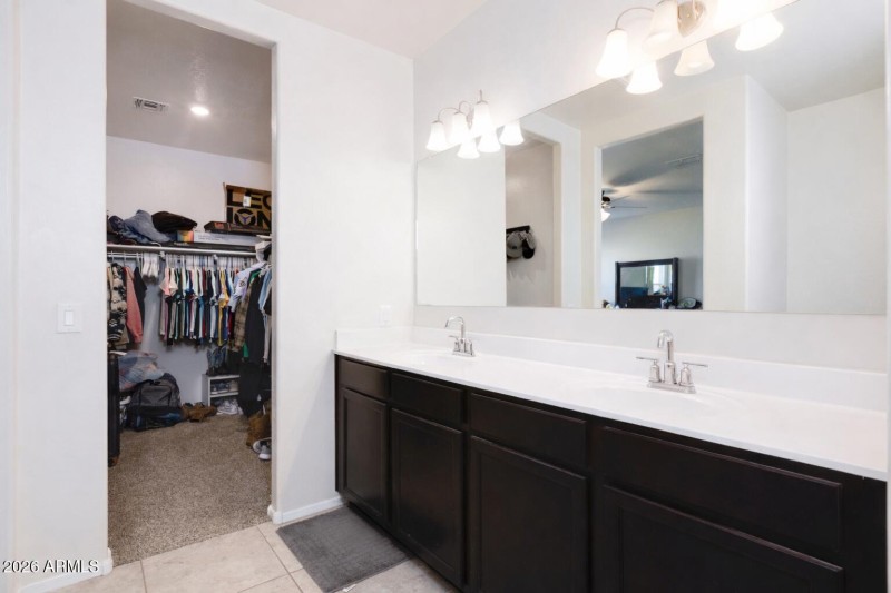 D736EC34-2818-4116-B664-3712DCD48458