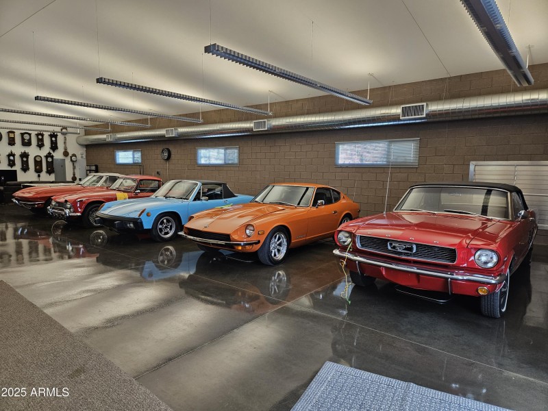 Car Barn, 5966 Sq Ft