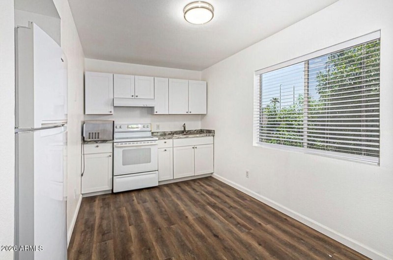 Culver Unit 4 Kitchen 1