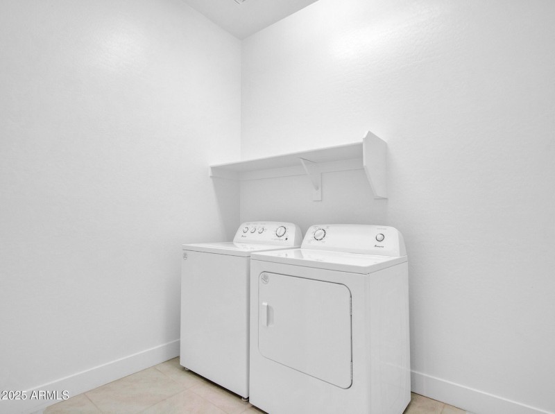 Laundry w/Washer/Dryer