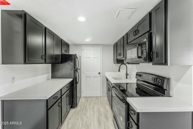 805 N 4th Ave 609 | The Embassy