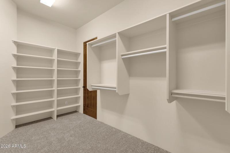 044_Walk In Closet II