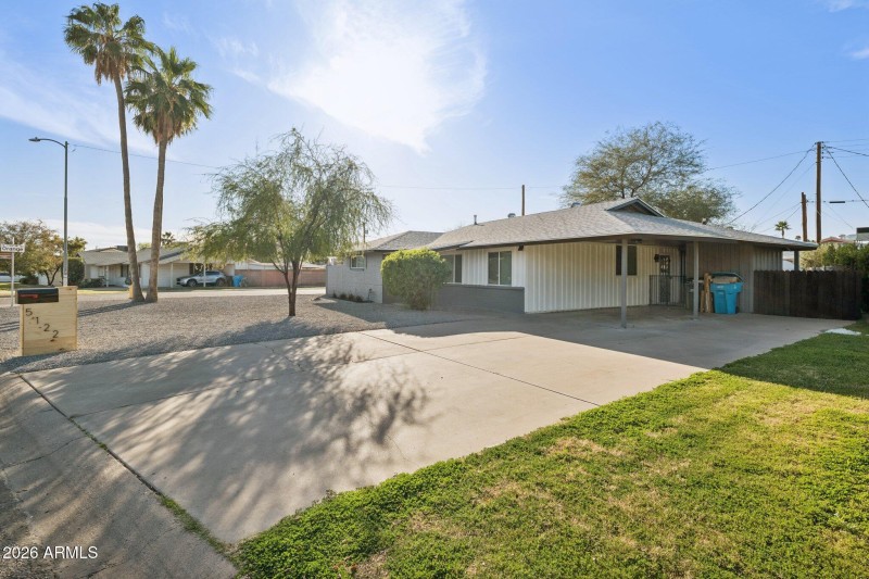 3-web-or-mls-5122-n-13th-ave