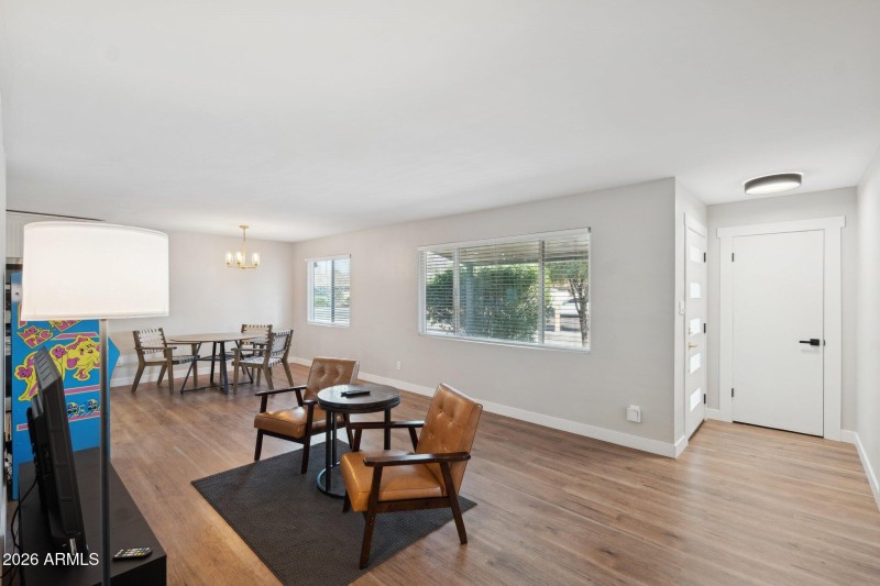 6-web-or-mls-5122-n-13th-ave