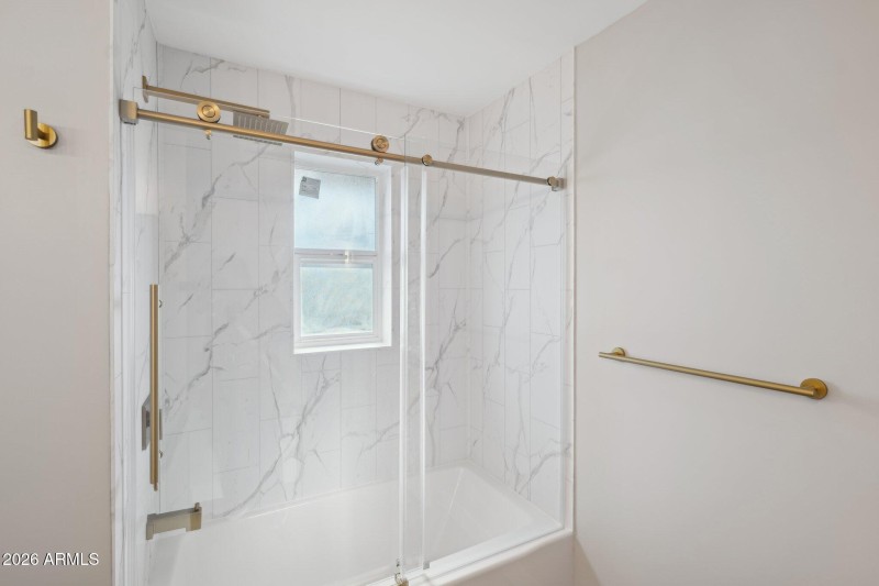 23-web-or-mls-5122-n-13th-ave