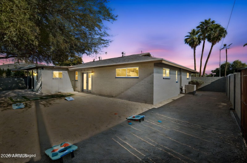 30-web-or-mls-5122-n-13th-ave