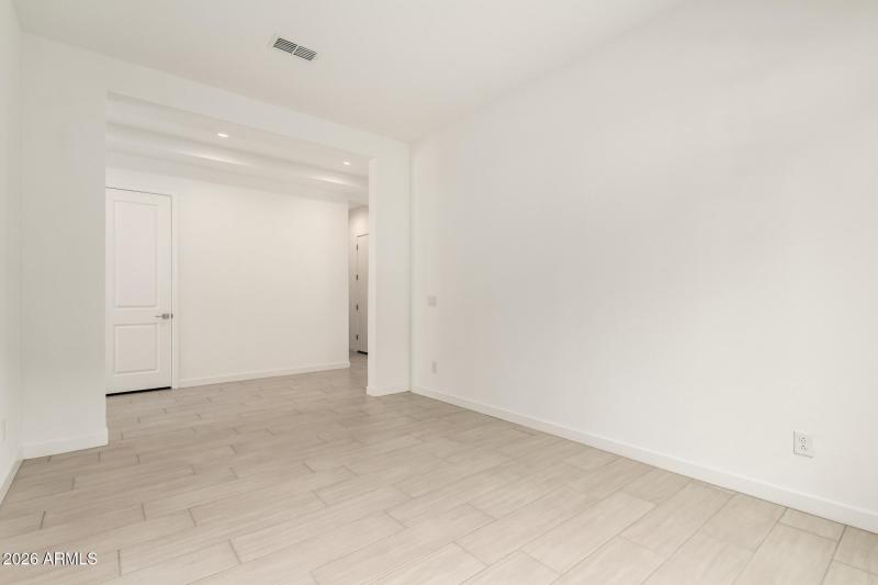 08 - Desert Hollow 15832