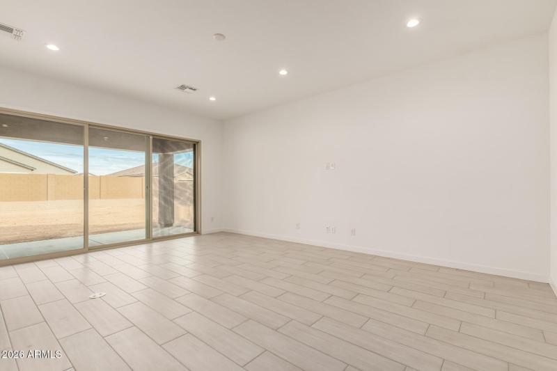 09 - Desert Hollow 15832