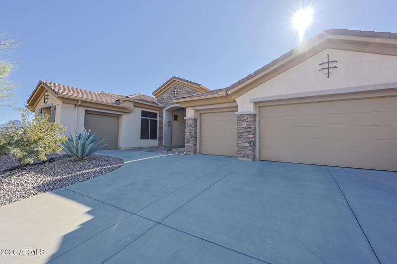 42131 N MOUNTAIN COVE DR