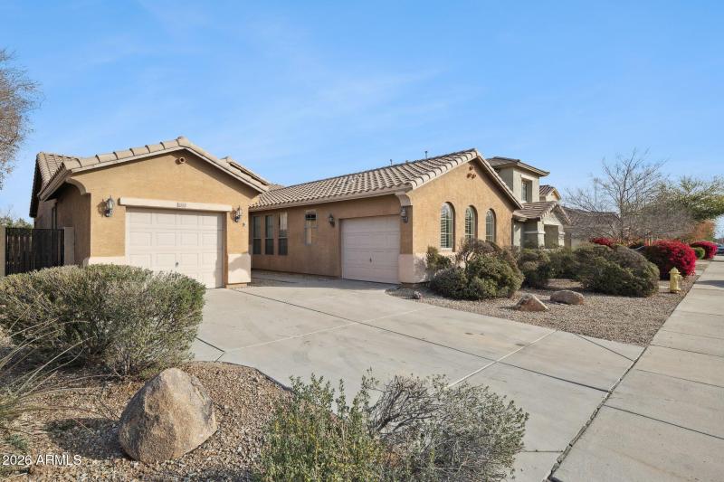 3-web-or-mls-15454-w-statler-cir