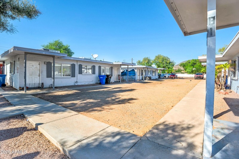 3-custom-1410 W Cheryl Dr-3