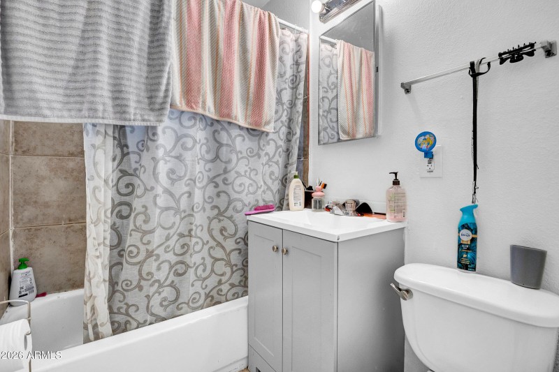 17-custom-1410 W Cheryl Dr-17