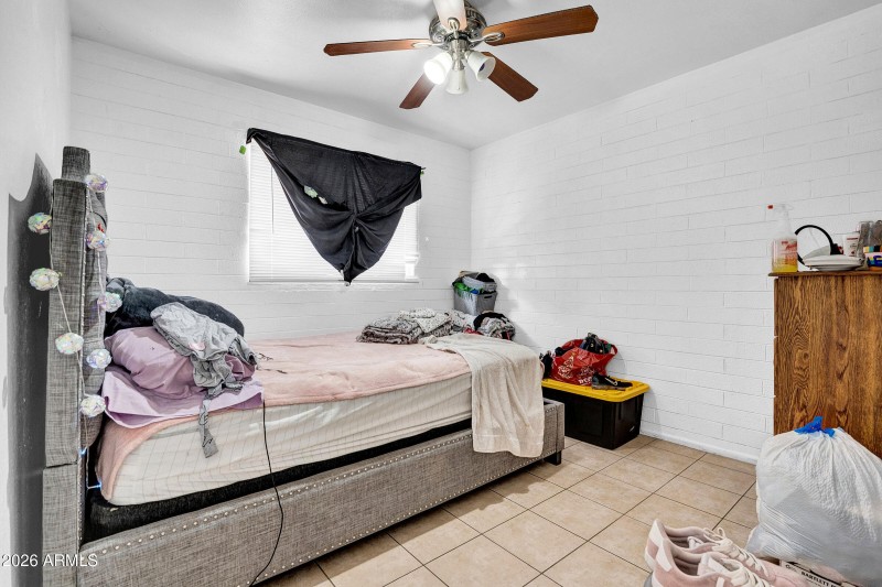 18-custom-1410 W Cheryl Dr-18