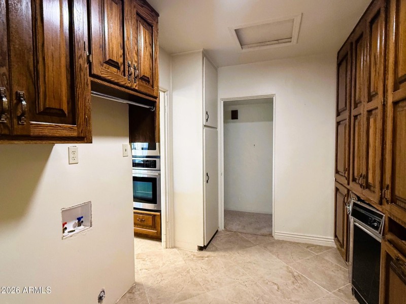 LAUNDRY AND PANTRY - 11TH