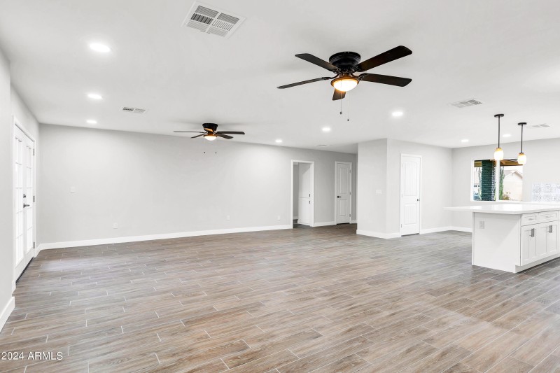 10602 W Cumberland Dr-3