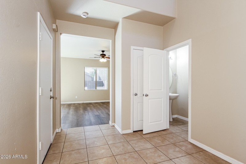 017-photo-bedroom-15036951