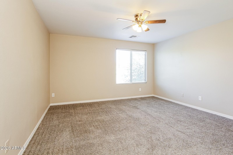 018-photo-bedroom-15036959