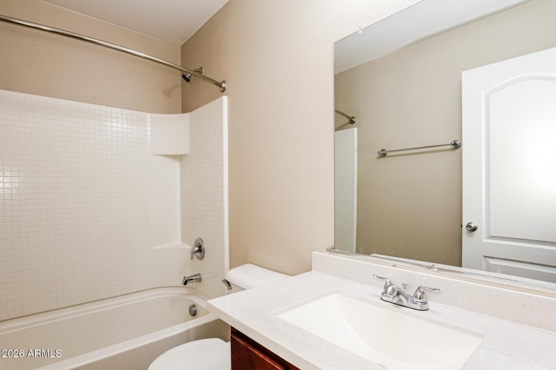 019-photo-bathroom-15036944