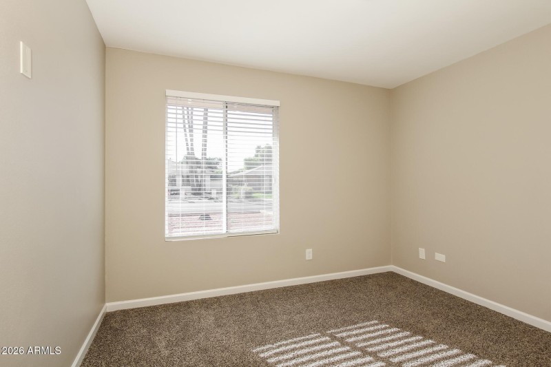 015-photo-bedroom-15047633