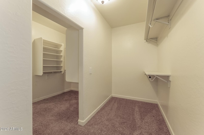 013-photo-walk-in-closet-15112942