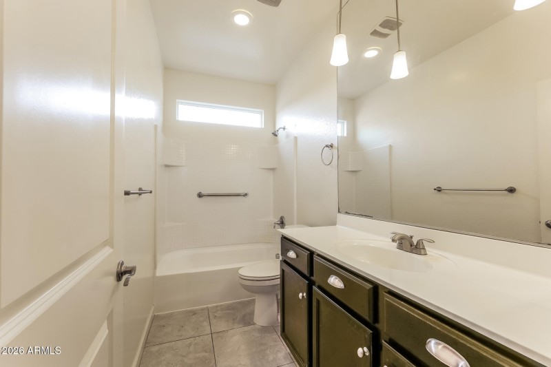 019-photo-bathroom-15112945