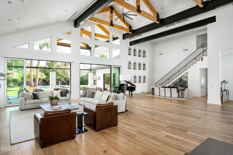 8144 E Del Barquero Dr-14