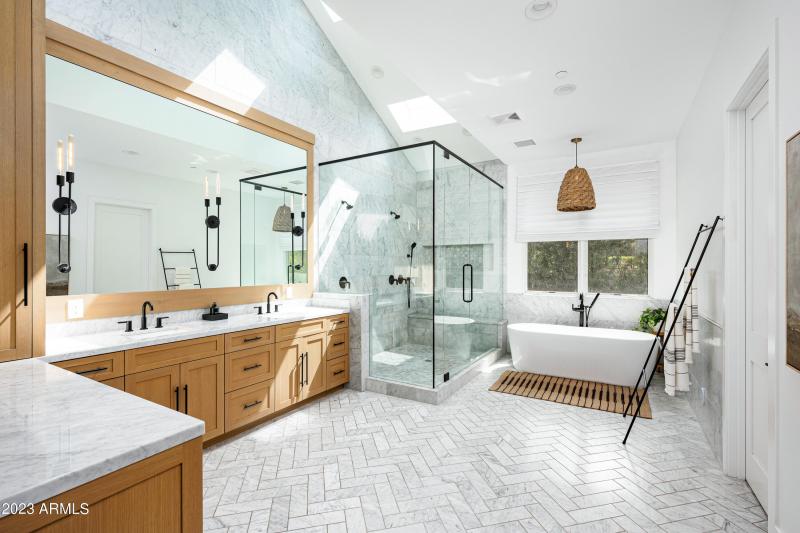 8144 E Del Barquero Dr-35