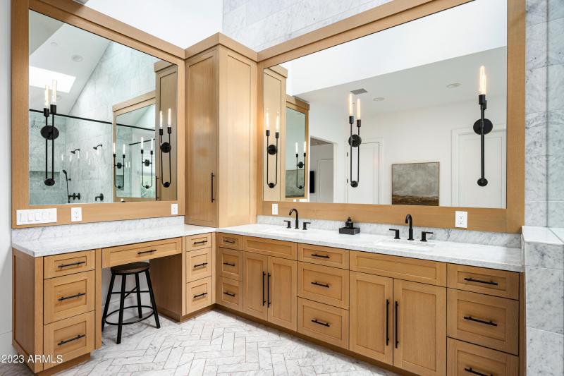 8144 E Del Barquero Dr-37