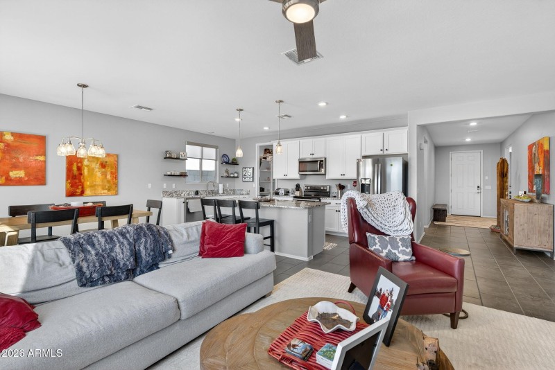 8-web-or-mls-51-N Basilio St