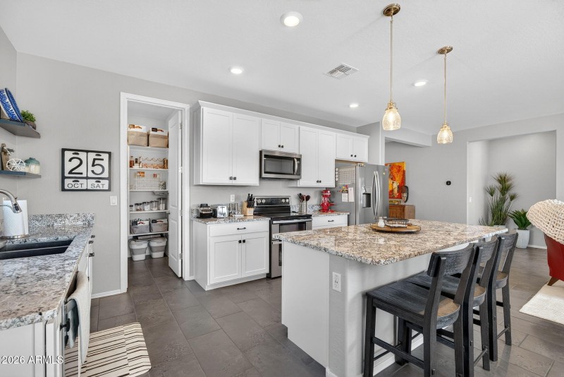 9-web-or-mls-44-N Basilio St