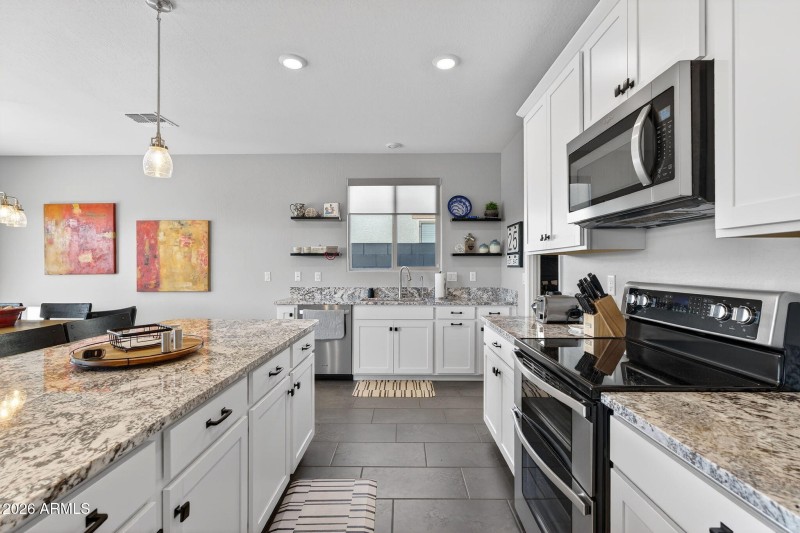 11-web-or-mls-46-N Basilio St