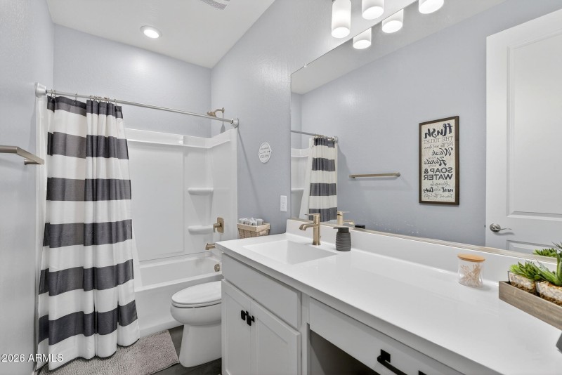 26-web-or-mls-25-N Basilio St