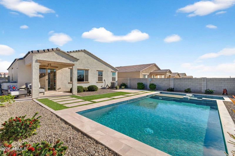 28-web-or-mls-27-N Basilio St