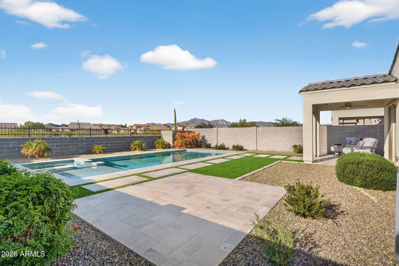 33-web-or-mls-30-N Basilio St