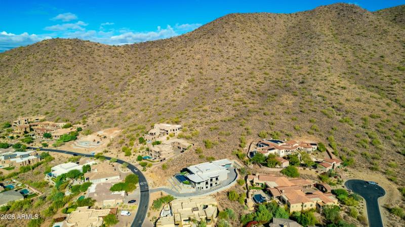 DREAM HOME WITH MULTIPLE GARAGES
